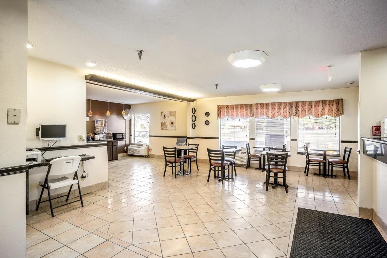 Americas Best Value Inn-Galesburg Exterior foto